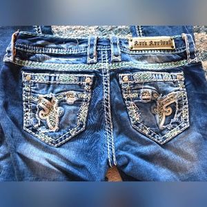 Rock revival straight Nancy Jean size 28 inseam 32in